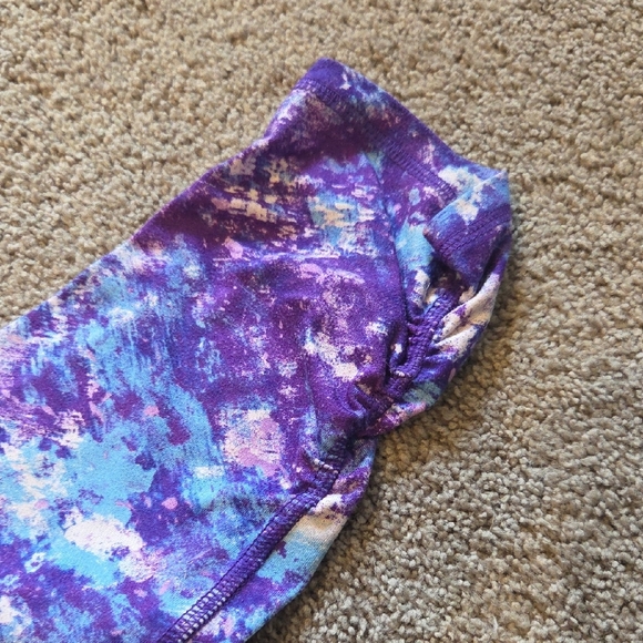 GAIAM Kids Leggings in Purple and Blue Splash - Picture 3 of 3
